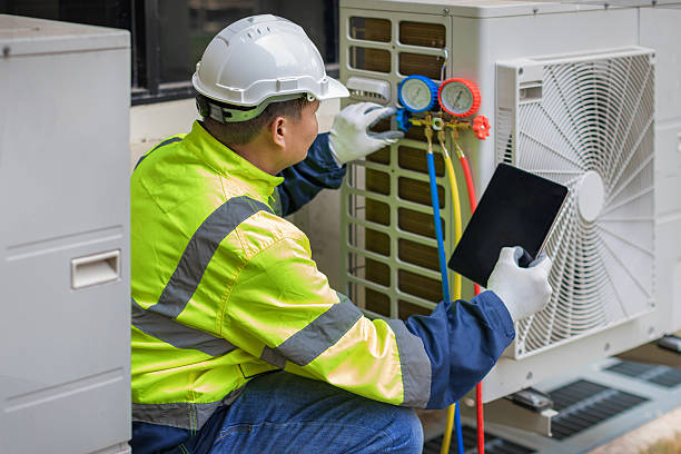 Professional Hvac technician working in Larwill, IN